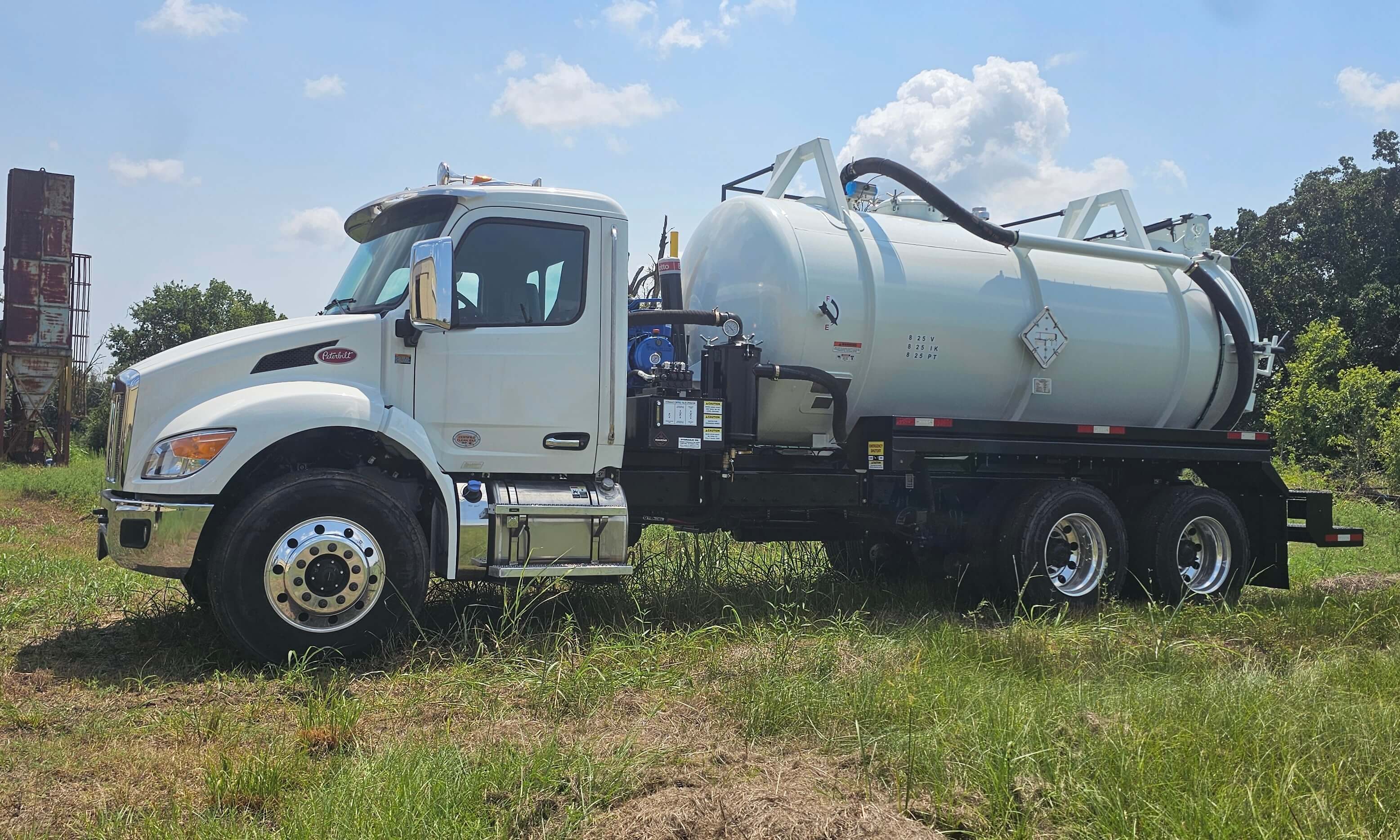 2027 PETERBILT 548 in Crestwood, IL