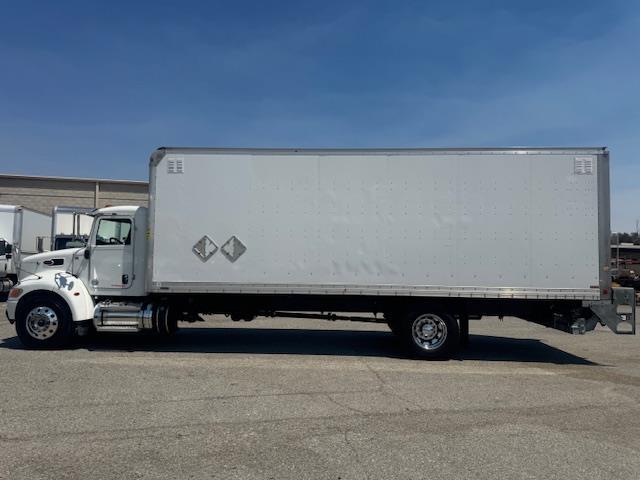 2020 Peterbilt 337 photo 9