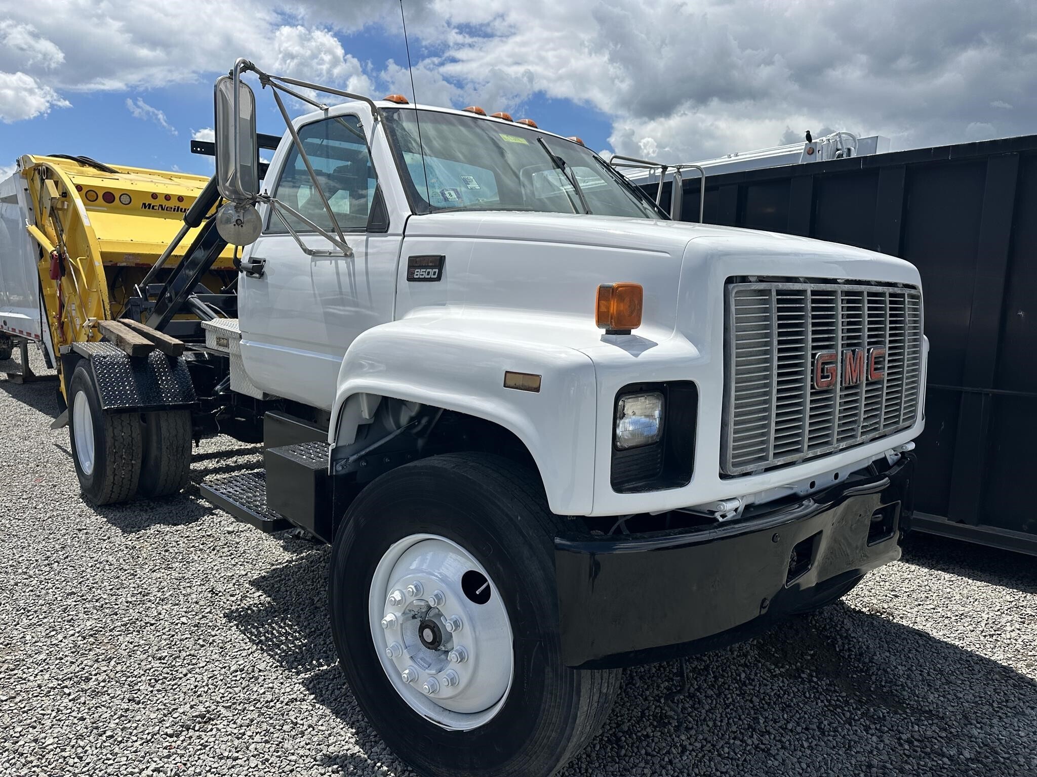 ※仕上げ中　C/K1500 GMC TOP KICK GMC TopKick Boom & Bucket Trucks For Sale | MyLittleSalesman.com