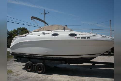 2000 Sea Ray 240 SUNDANCER in port clinton OH