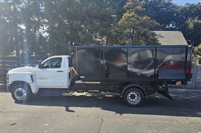 2024 CHEVROLET SILVERADO MEDIUM DUTY in Center Line, MI