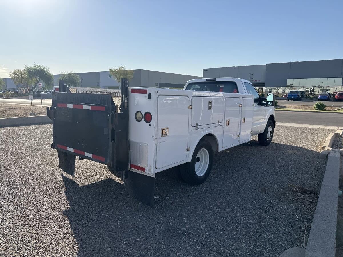 2015 Ford F-350 photo 4