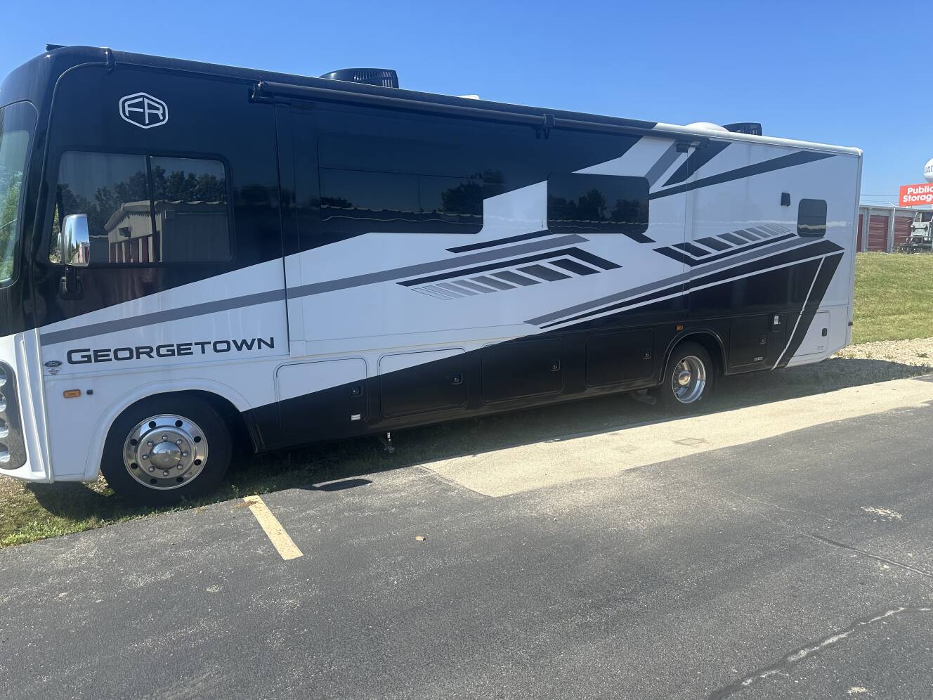 A photo of this 2025 Forest River GEORGETOWN 5 SERIES 31L5