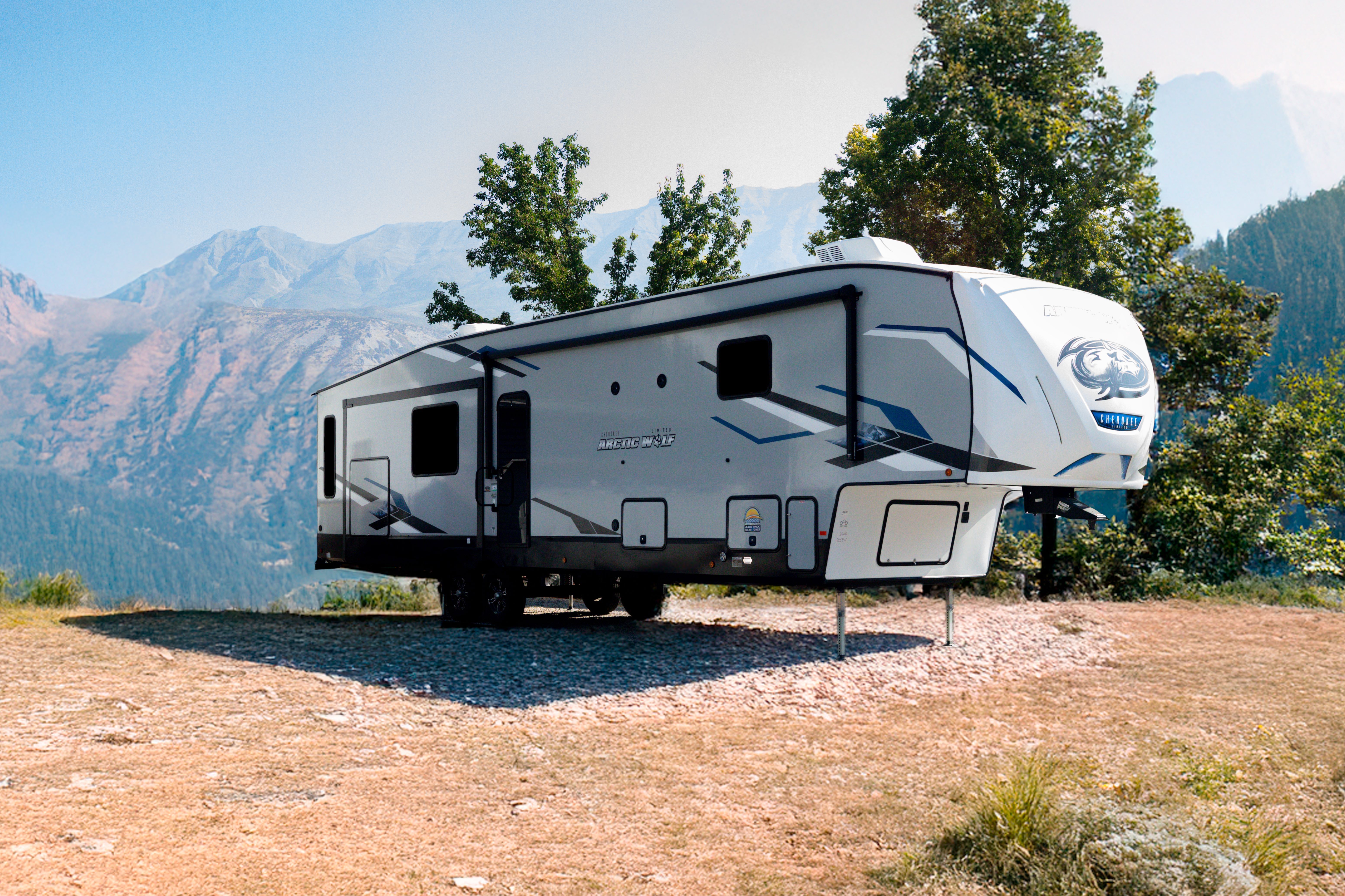 2023 Forest River Cherokee Arctic Wolf 3660 SUITE RV