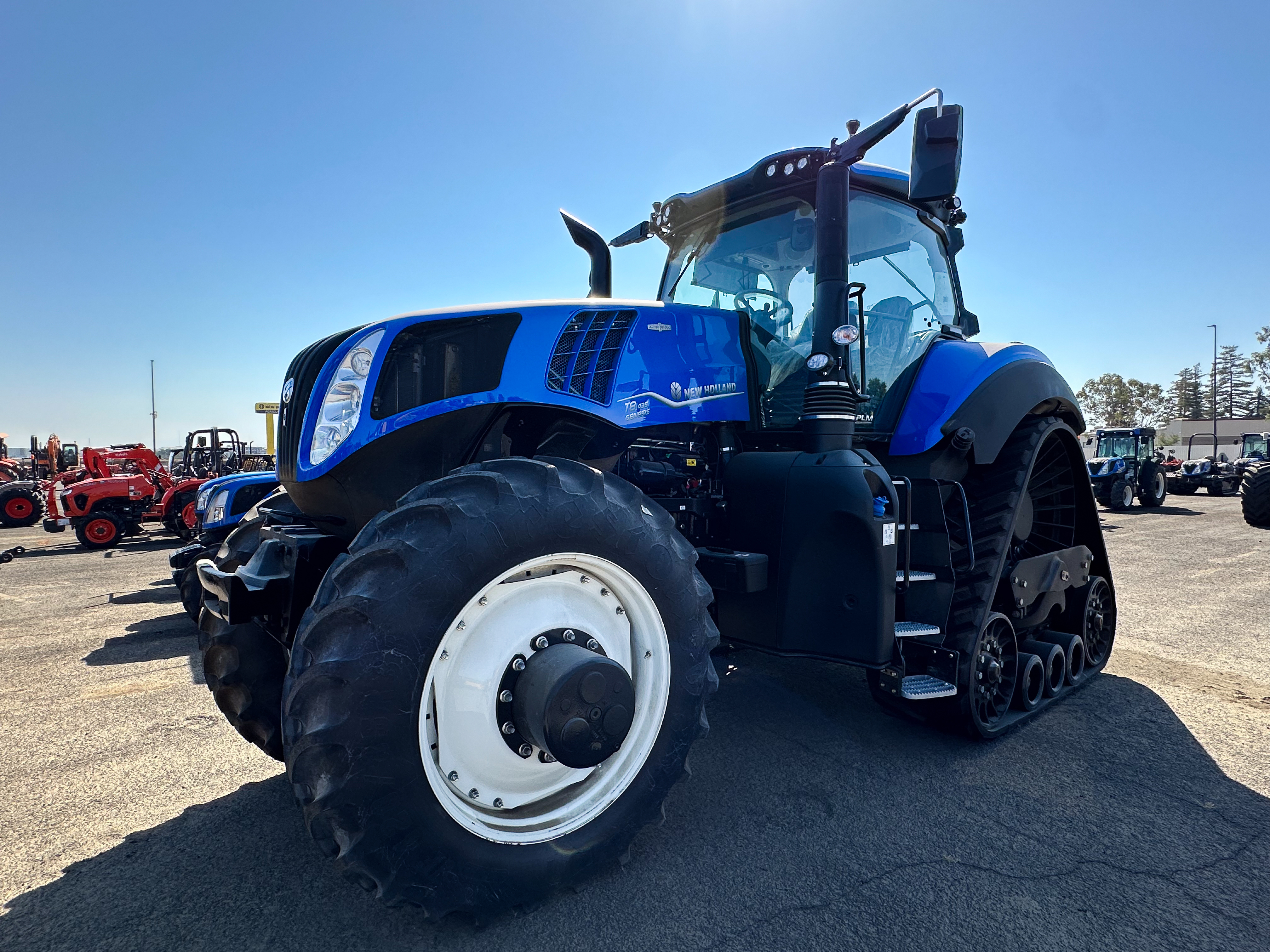 2024 NEW HOLLAND T8.435 CAB in Bakersfield, CA