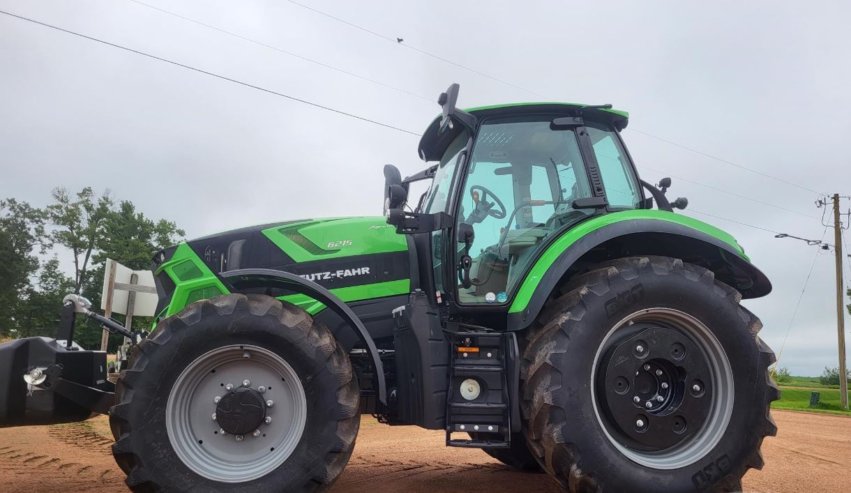 2023 DEUTZ AGROTRON 6215 in Marsfield, WI