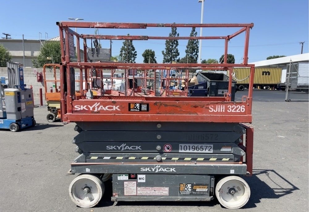2016 SKYJACK SJIII3226 in Anaheim, CA