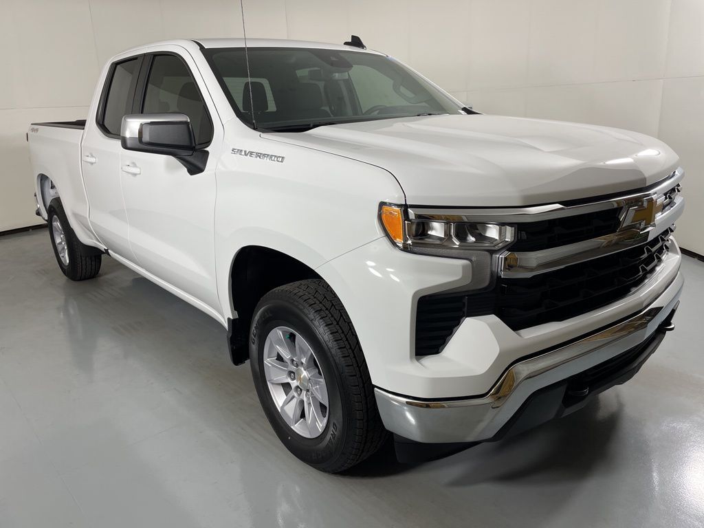 2026 Chevrolet Silverado 1500 LT1 photo 3