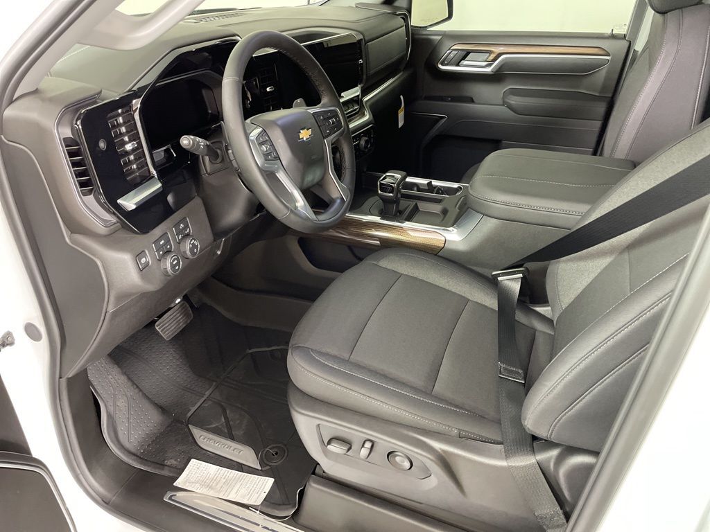 2026 Chevrolet Silverado 1500 LT1 photo 13