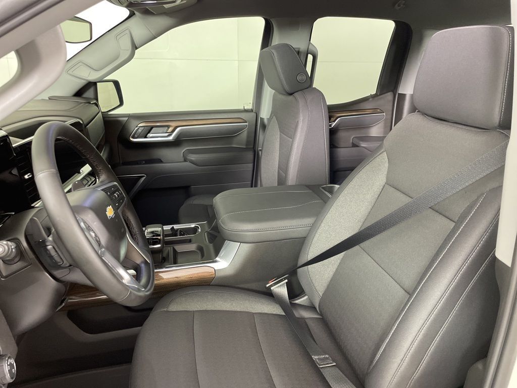 2026 Chevrolet Silverado 1500 LT1 photo 14