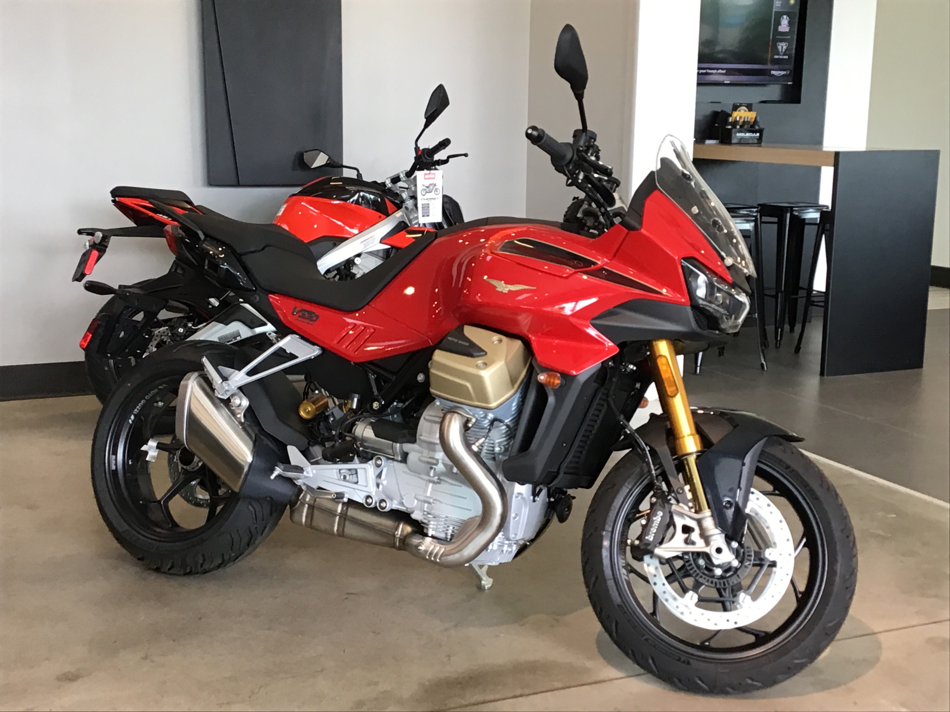 A Used 2015 Genie ZX-135 Articulating Boom Lift For Sale in