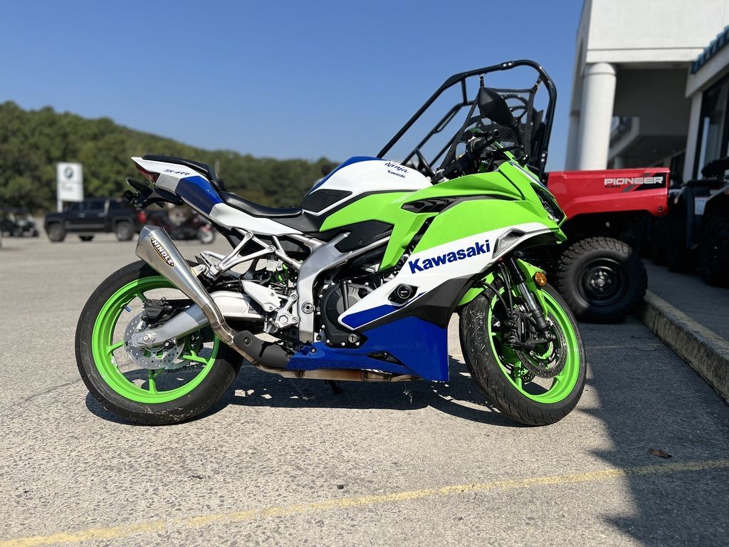 4×4MAGAZINE 2024 Kawasaki ZX4RR 40th Anniversary w Akrapovic (266 Miles