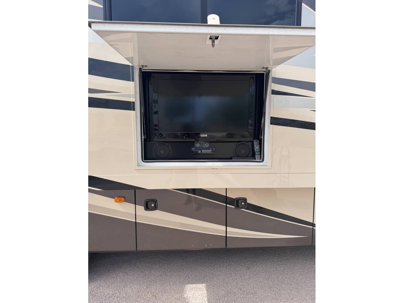A photo of this 2013 Holiday Rambler Vacationer M-36SBT