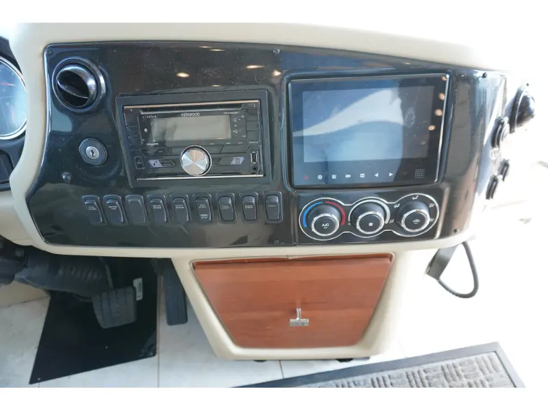 2018 TIFFIN MOTORHOMES PHAETON 37 BH