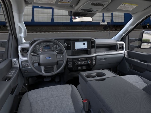 2026 Ford F-350 photo 9