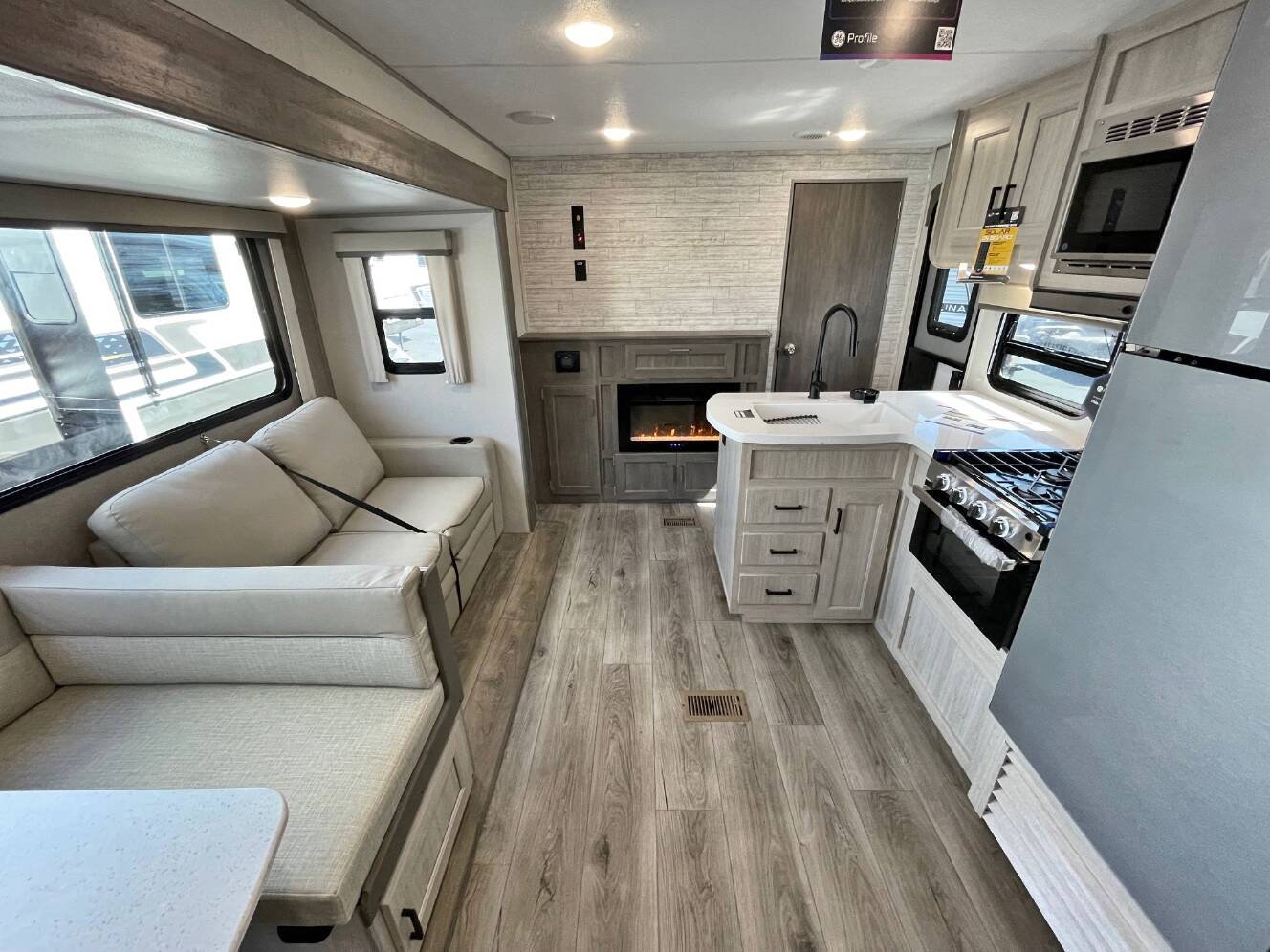 A photo of this 2026 Coachmen CATALINA 323BHDSCK