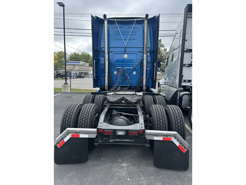 2016 VOLVO VN