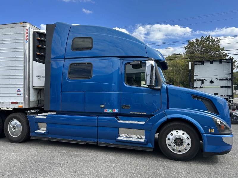 2016 VOLVO VN