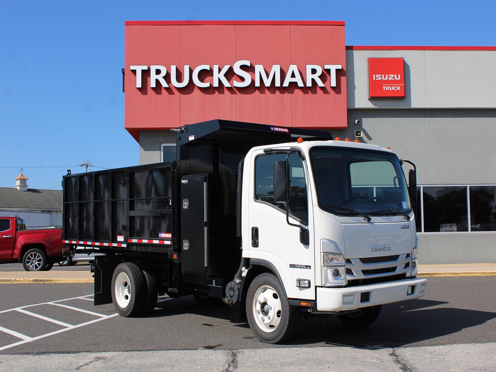 2024 Isuzu NPR photo 3