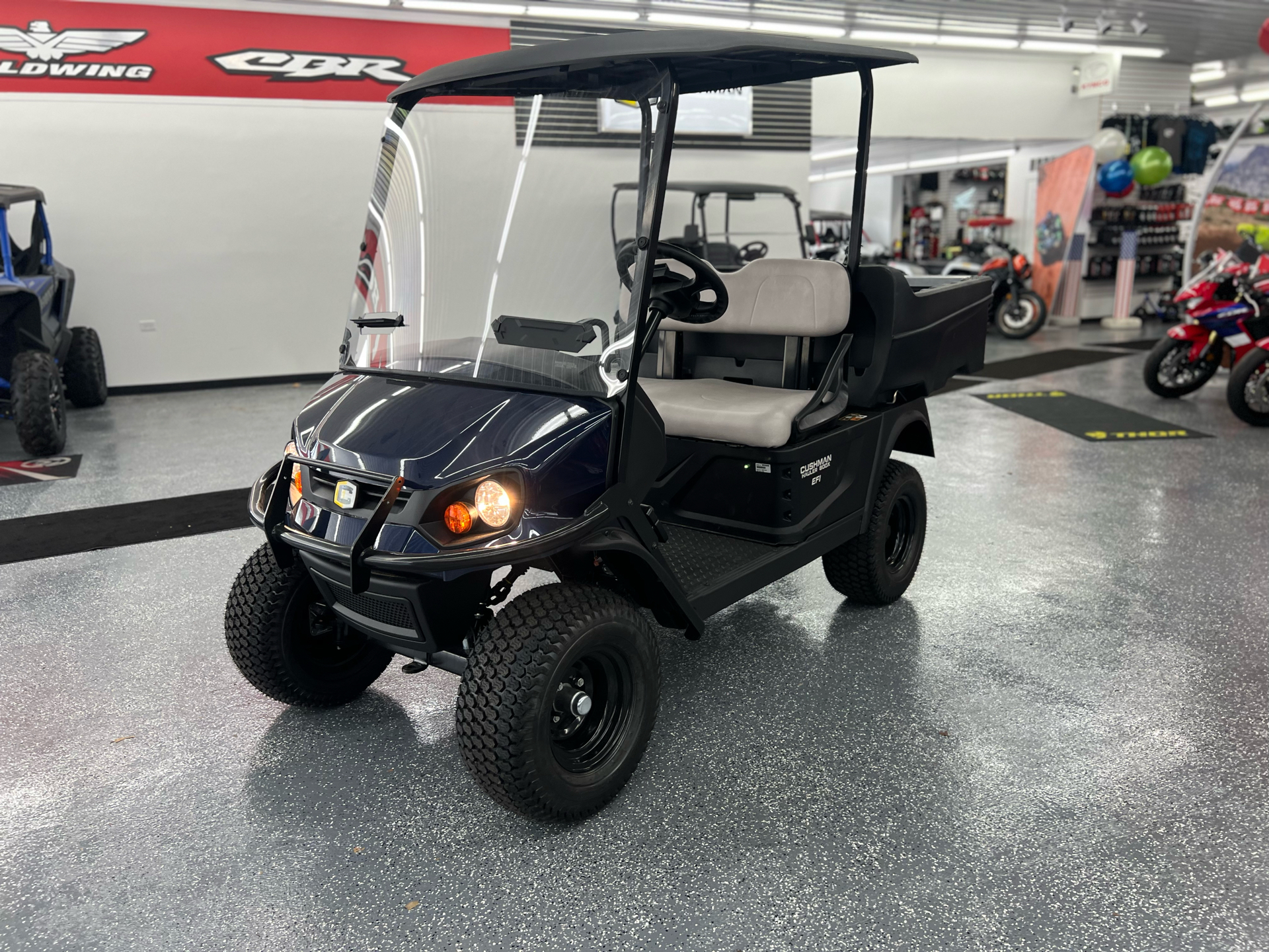 2025 Cushman Hauler 800X EFI Gas in valparaiso IN