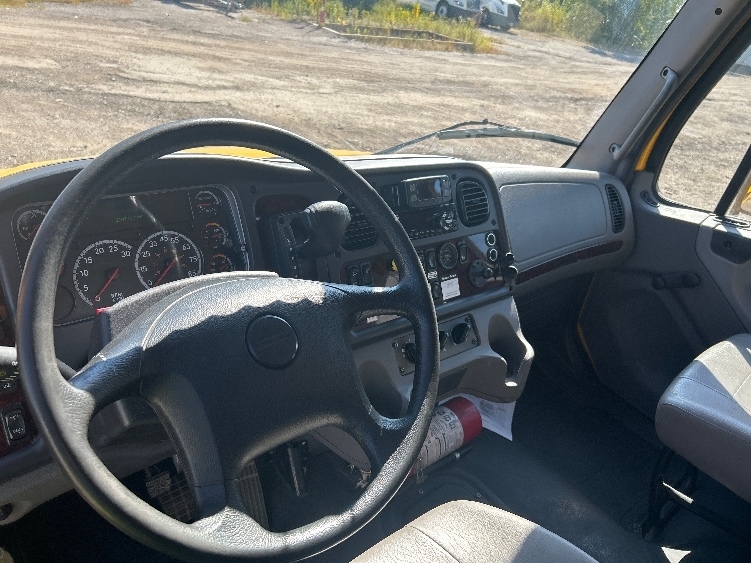 2022 Freightliner M2 106 Medium Duty photo 15