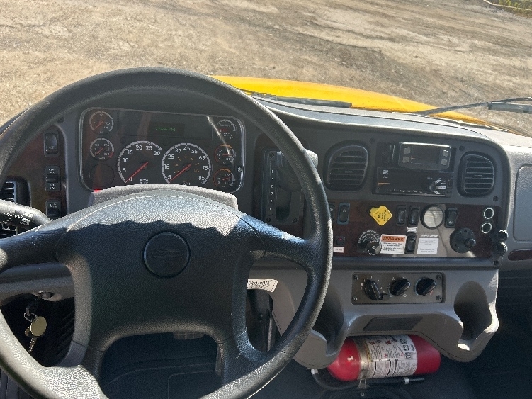 2022 Freightliner M2 106 Medium Duty photo 16
