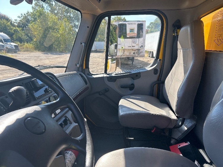 2022 Freightliner M2 106 Medium Duty photo 17