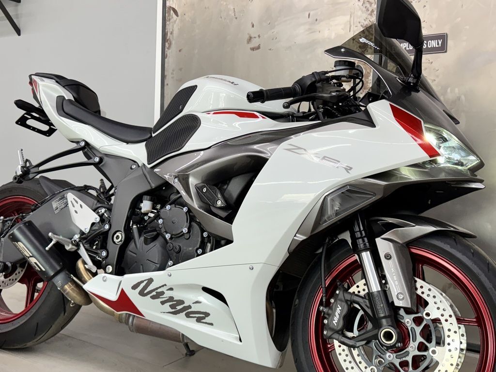 R。 Kawasaki Ninja ZX-10R Price In Chandigarh with Latest Offers