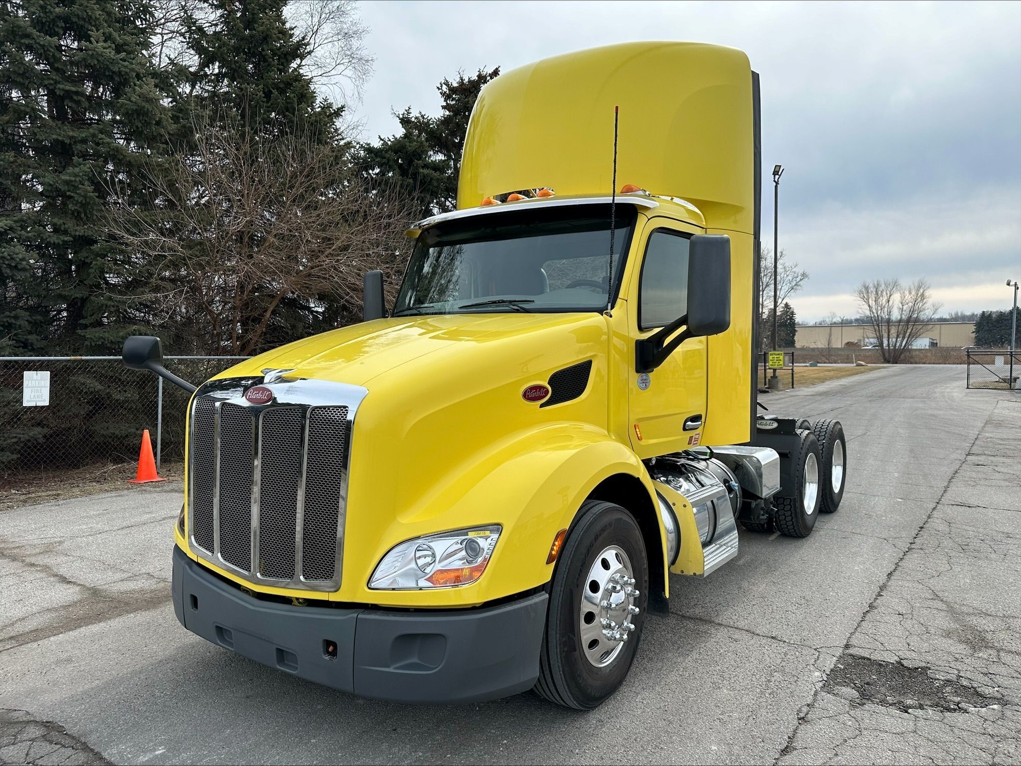 2021 PETERBILT 579 in Portage, IN