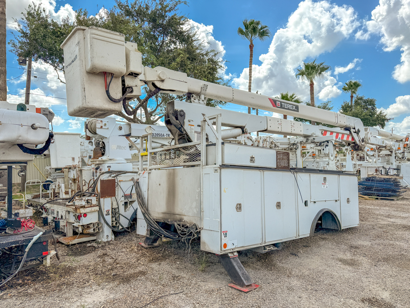 2015 HI-RANGER 5TC-55 in Mcallen, TX