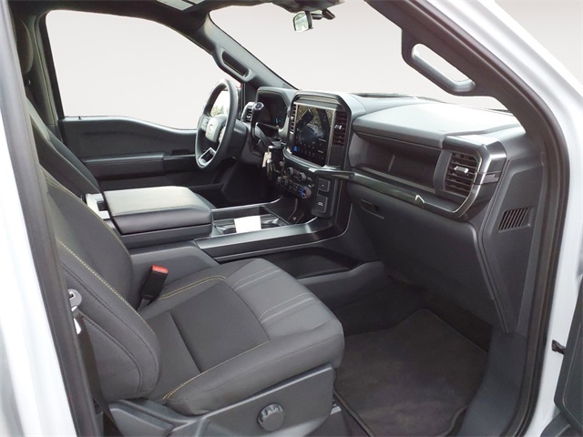 2025 Ford F-150 STX photo 14