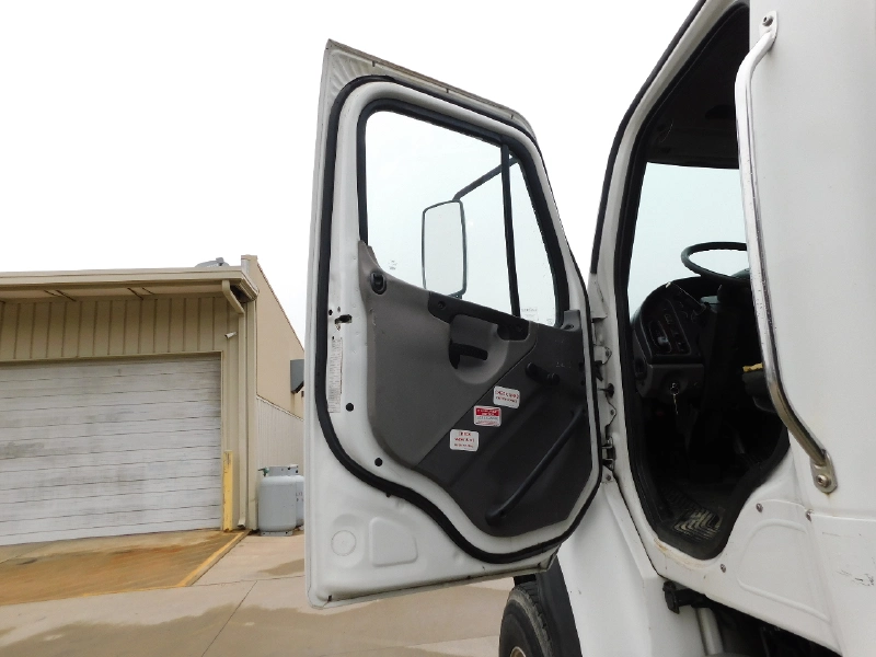 2011 FREIGHTLINER M2 106V w/Aquatech Combo Sewer Jetter, Vacuum, Hydro Excavator  