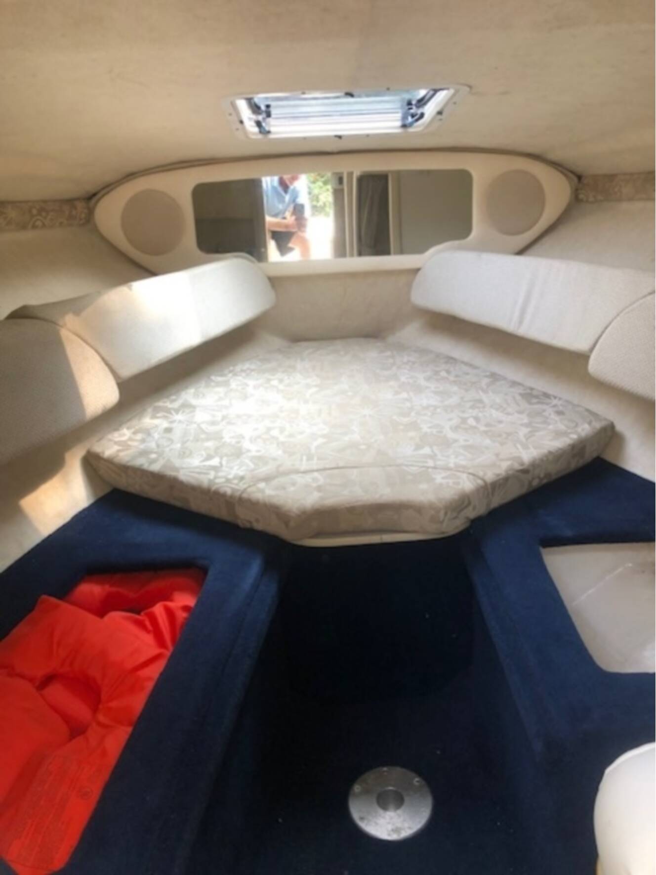 A photo of this 2003 Sea Ray 225 Weekender