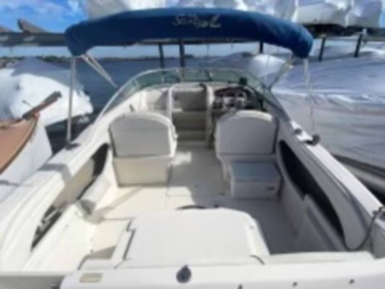 A photo of this 2003 Sea Ray 225 Weekender