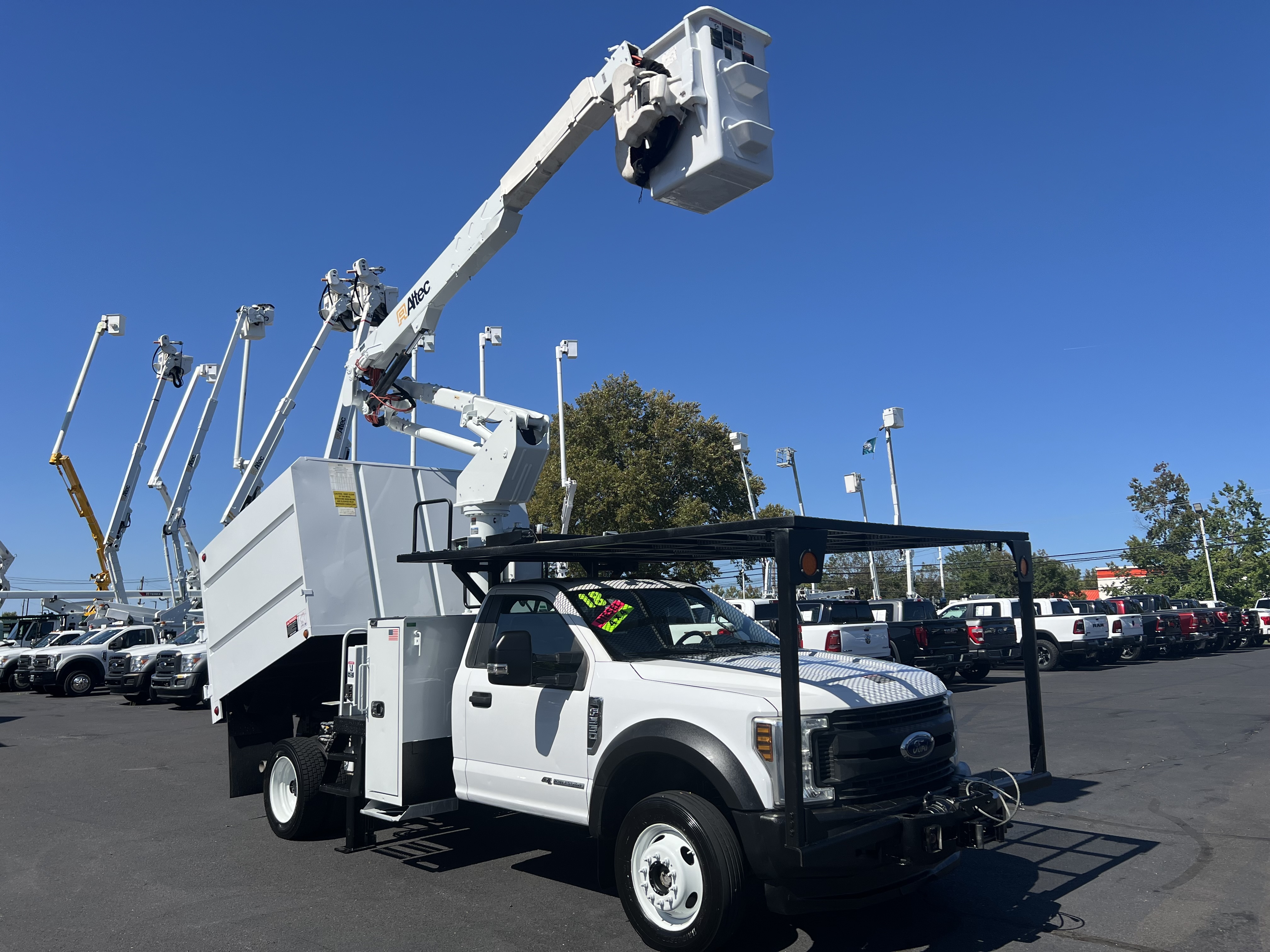 2018 Ford F-550 photo 2