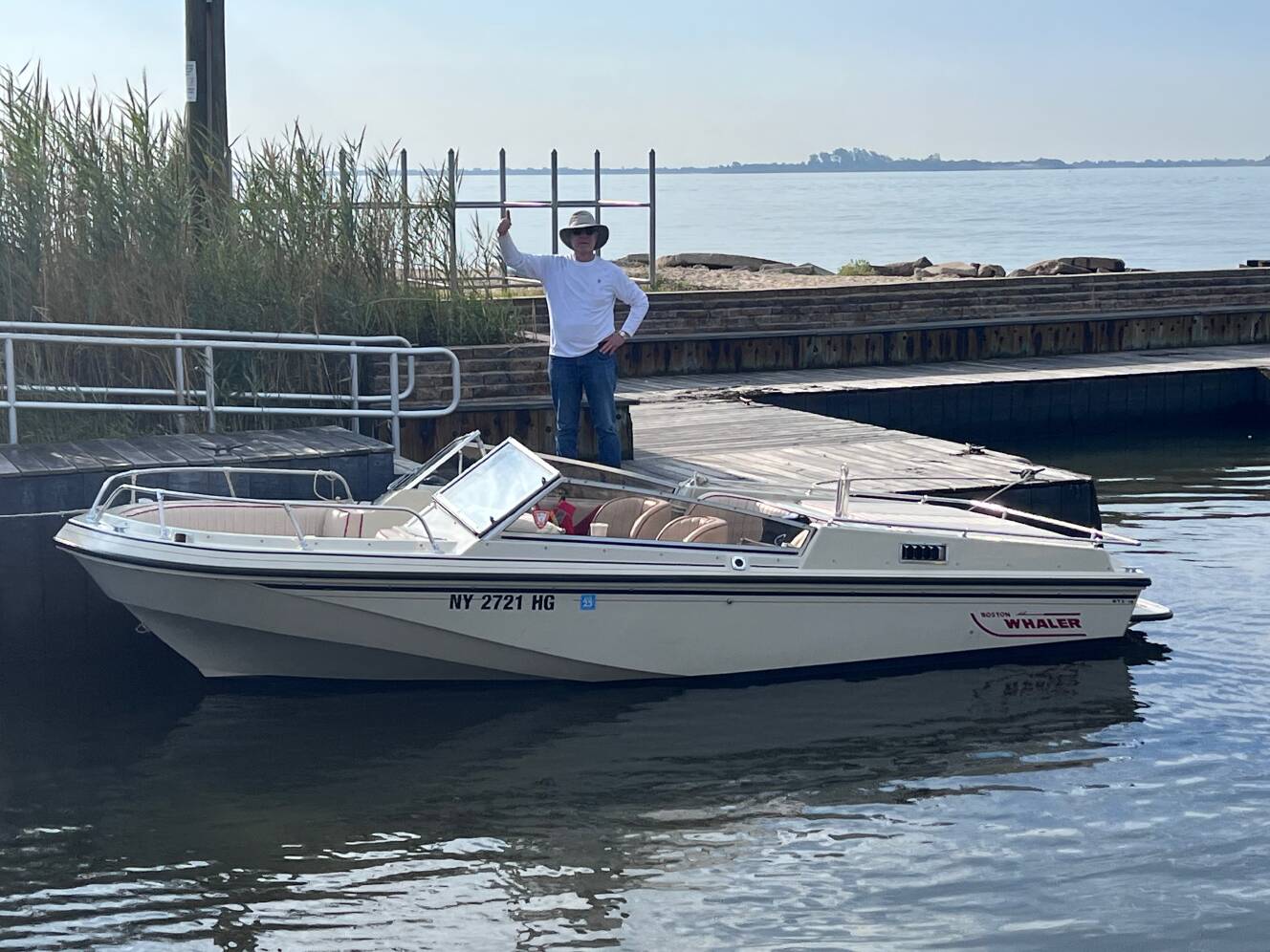 A photo of this 1983 Boston Whaler Gtx 18