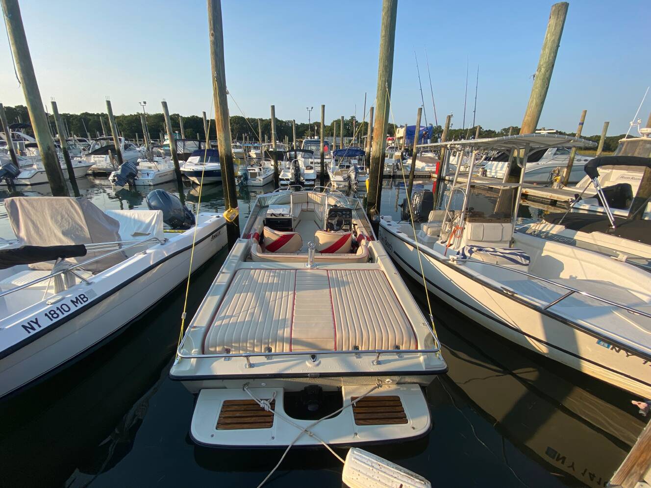 A photo of this 1983 Boston Whaler Gtx 18