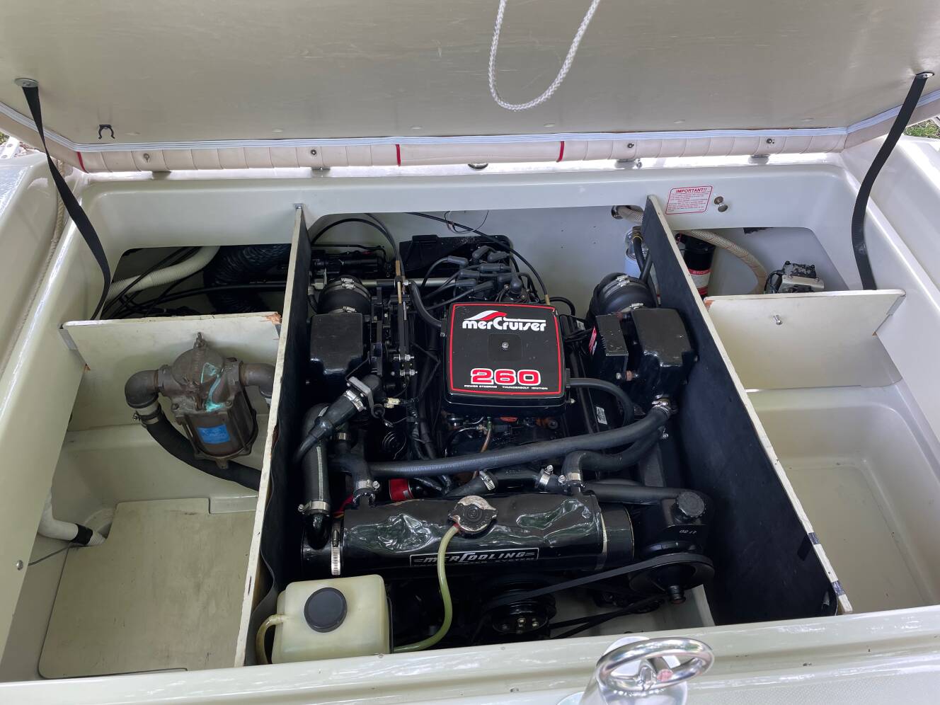 A photo of this 1983 Boston Whaler Gtx 18