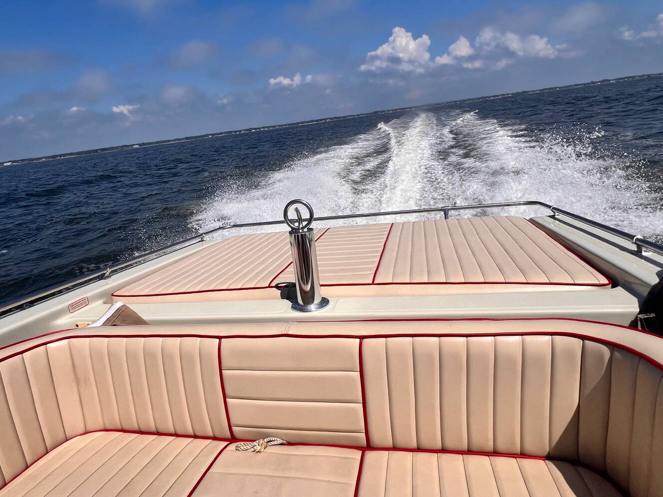 A photo of this 1983 Boston Whaler Gtx 18