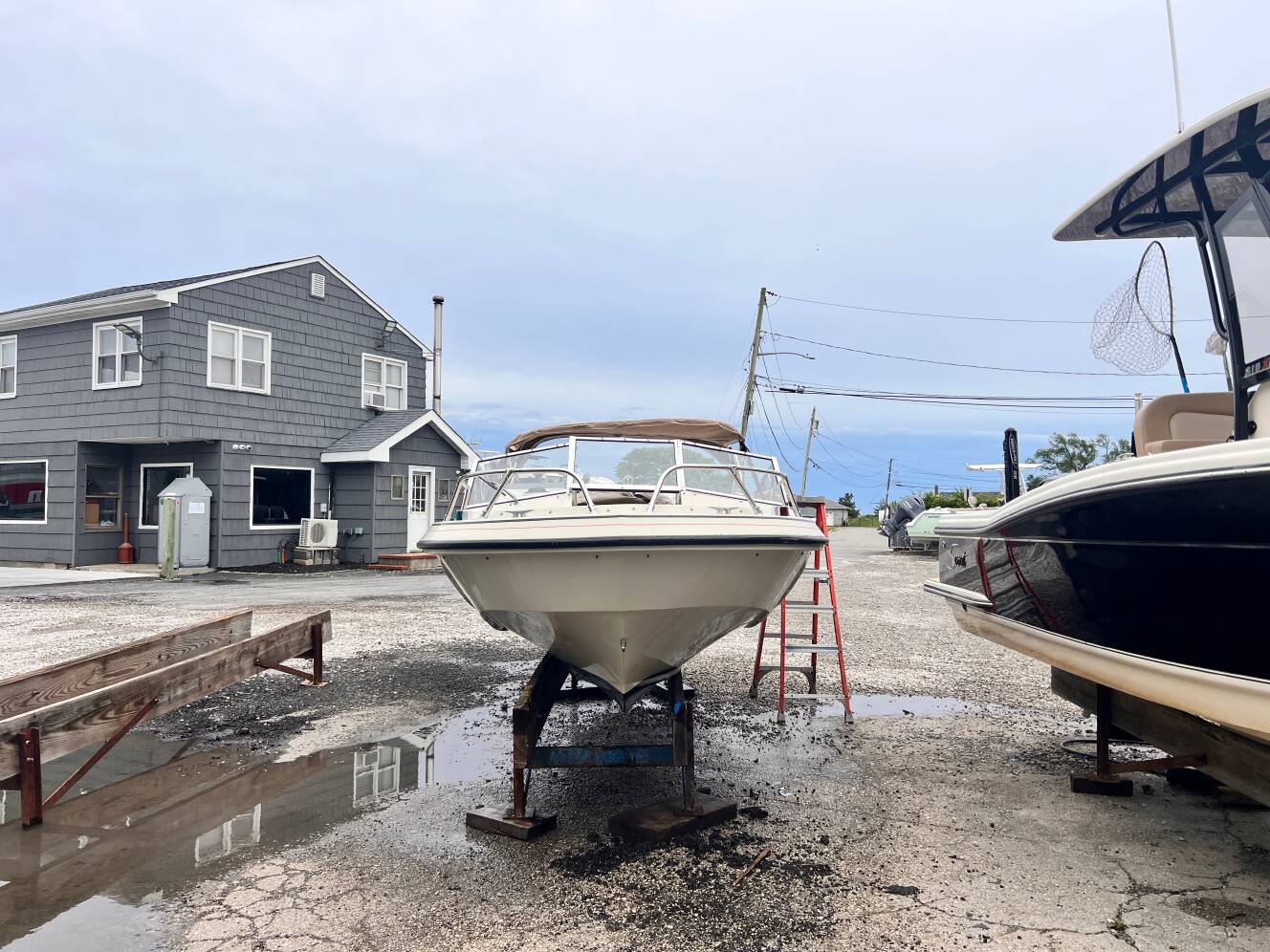 A photo of this 1983 Boston Whaler Gtx 18