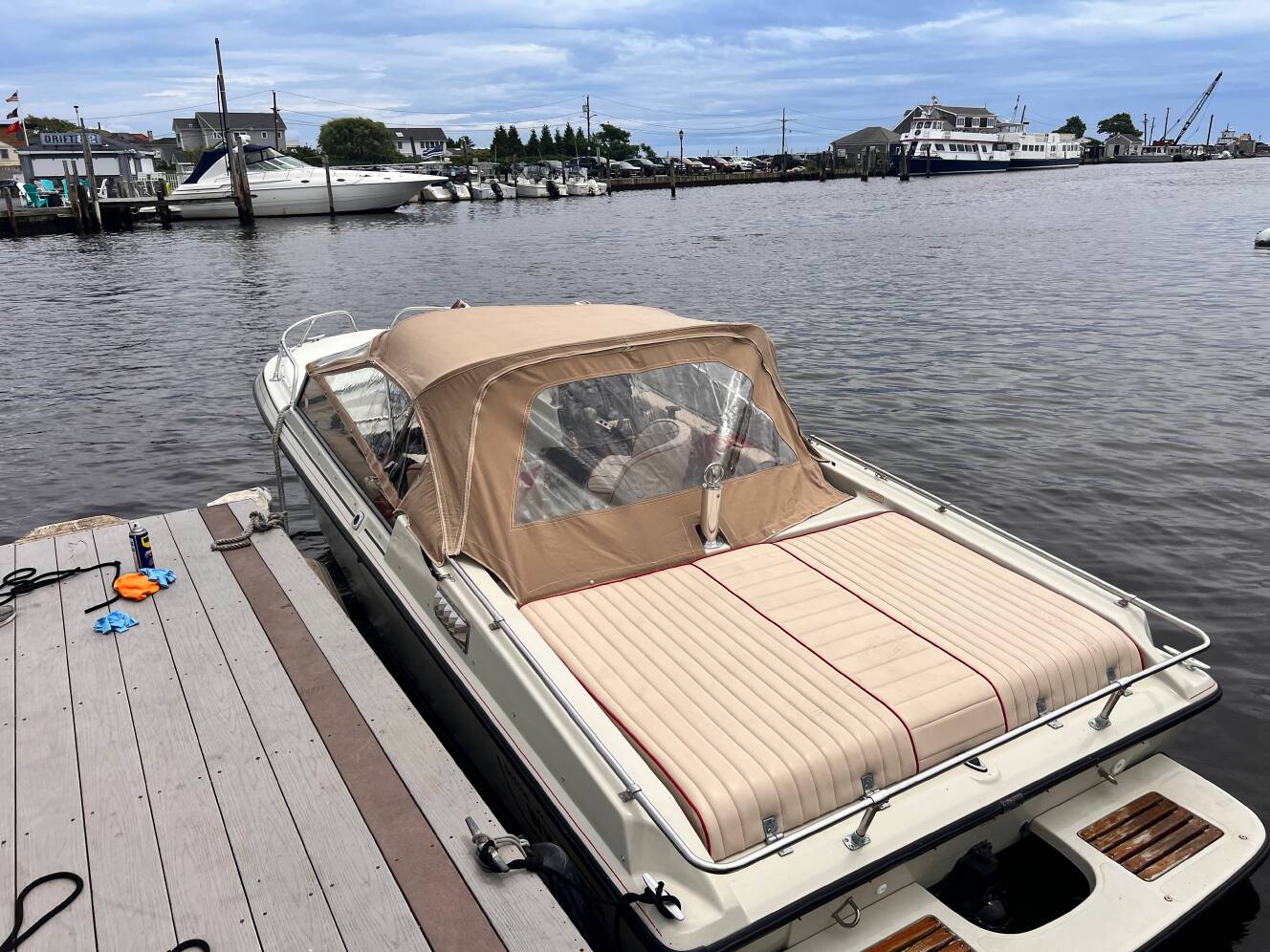 A photo of this 1983 Boston Whaler Gtx 18