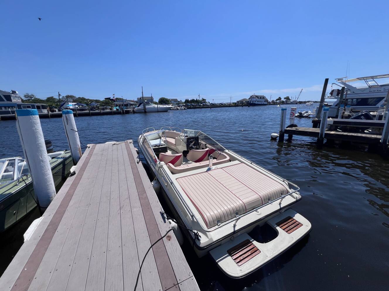 A photo of this 1983 Boston Whaler Gtx 18