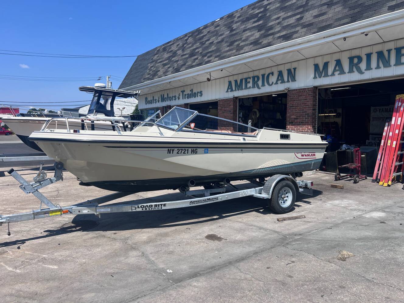 A photo of this 1983 Boston Whaler Gtx 18