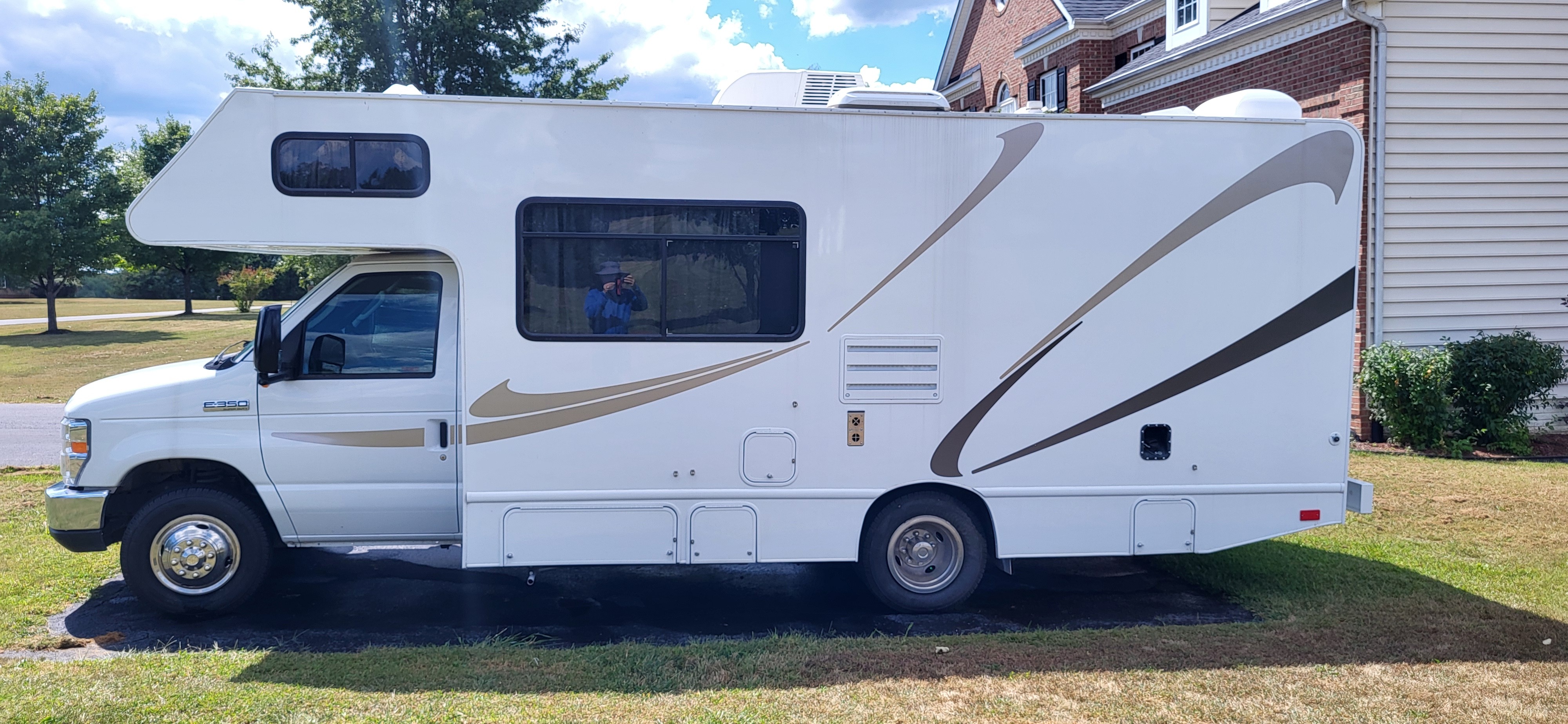2019 Thor Motor Coach FOUR WINDS MAJESTIC 23A in gainesville VA