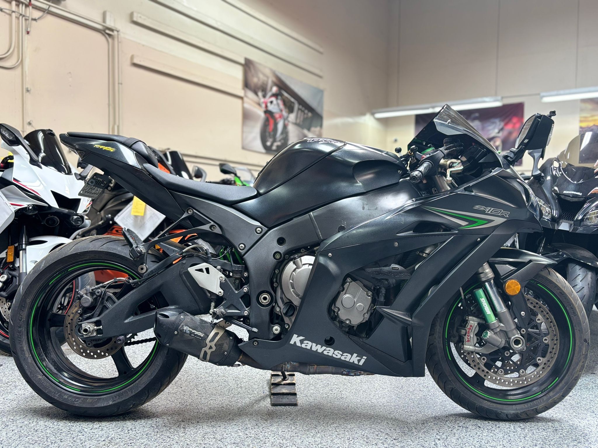 10-FEET/OF THE KIDS,BY THE KIDS,FOR THE… 2025 Kawasaki Ninja® ZX™-10R | Supersport Motorcycle | Race