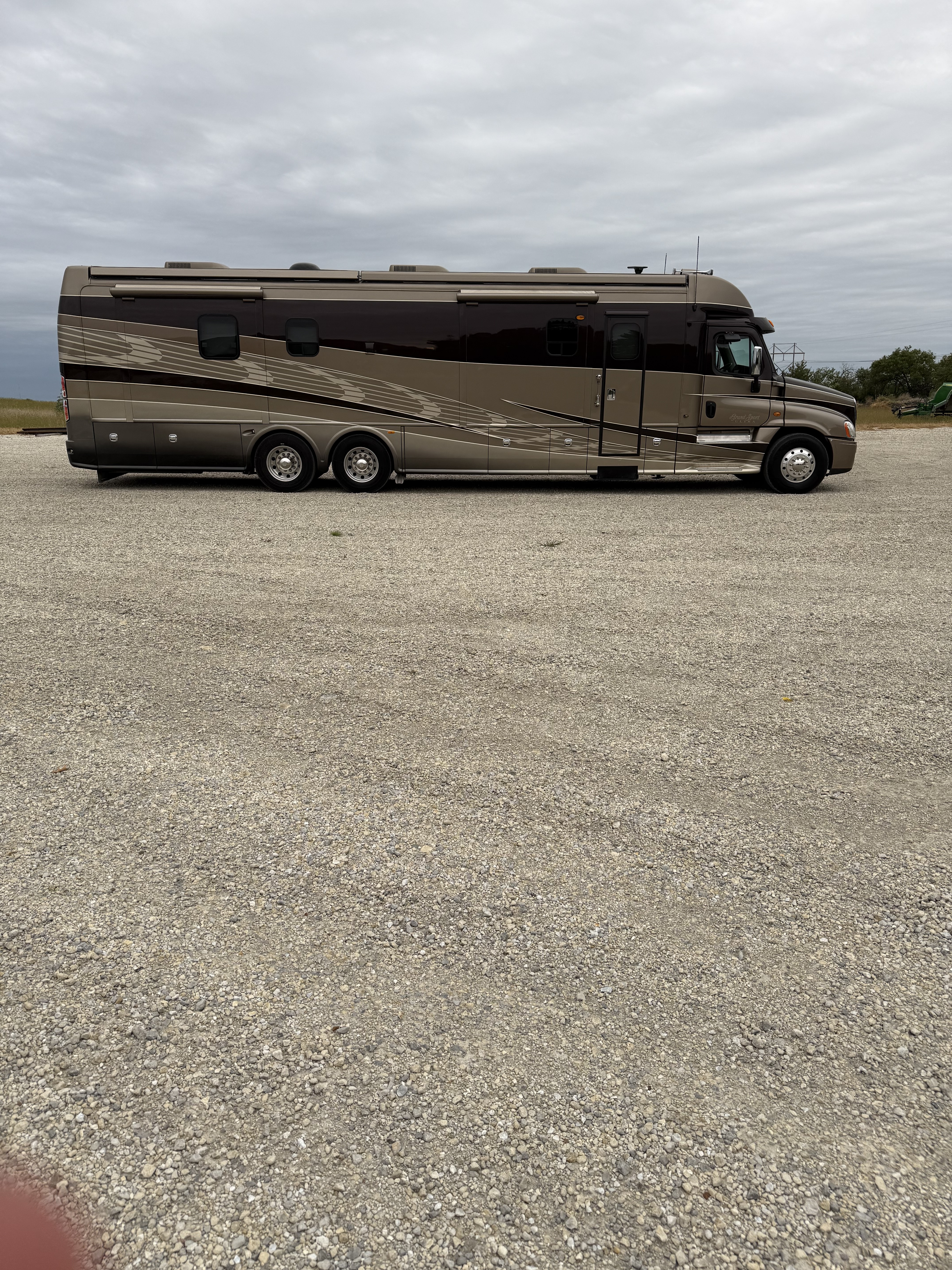 2013 Dynamax Corp GRAND SPORT ULTRA 450UL in kechi KS