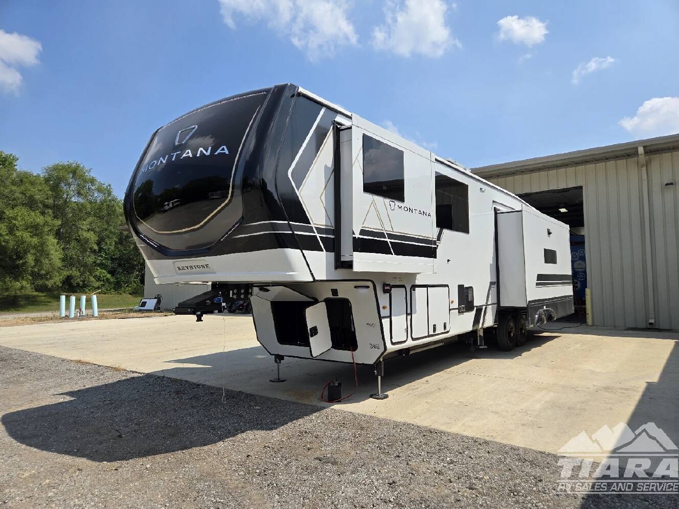 A photo of this 2026 Keystone Rv Montana 3781RL