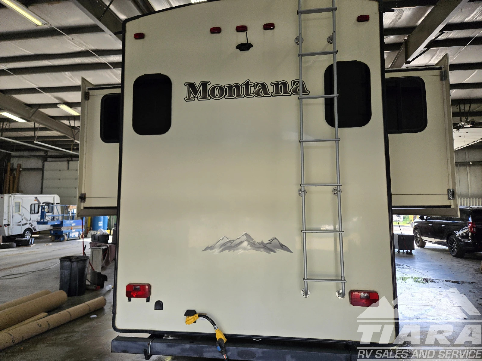 2015 Keystone Rv Montana 3790RD in elkhart IN