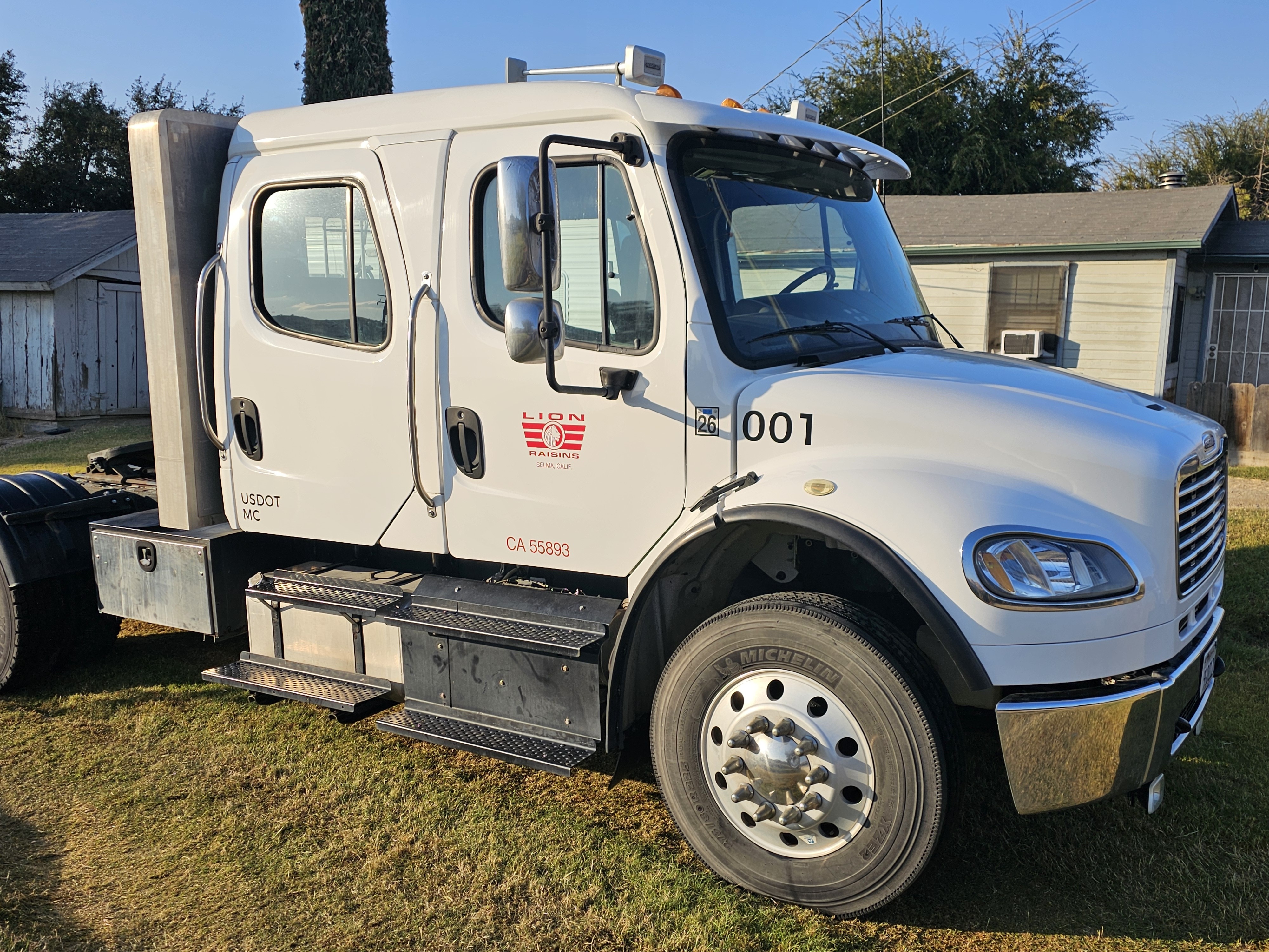 International 9100 Conventional - Day Cab For Sale - Commercial