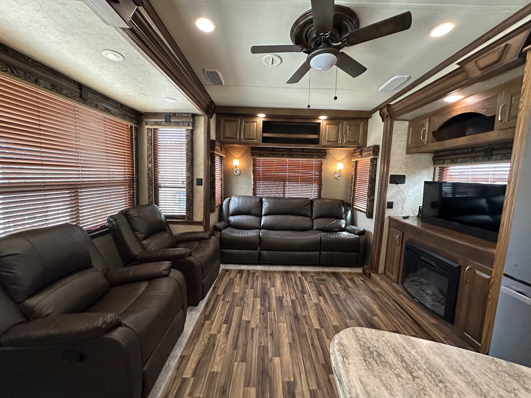 2016 Keystone ALPINE 3600RS in lake havasu city AZ